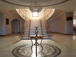 Super luxurious villa with large landscape areas. Free Continental Breakfast. - Image 2