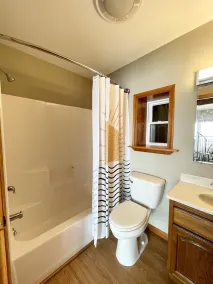 Lakefront Cottage with Stunning Views. Boat available to rent with cottage! - Image 4
