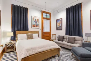 Uptown, Streetcar - Super Comfy - Stay with Us! - Image 3