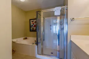 Inviting Gulf front condo In Perdido Key with waterfront pool and hot tub and oceanfront balcony - Image 4