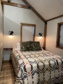 Cozy Cabin Retreat located just minutes to Galena, IL & DBQ, IA - Image 3