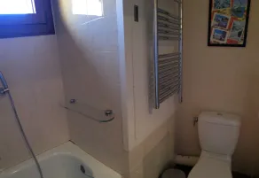Meget lys lejlighed med 5 værelser, 9. etage, ideelt placeret - Image 4