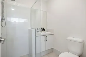 Tranquil Tree Views 2 Bedroom 2 Bathroom Apartment - Image 3