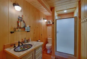 Private Island Retreat w/ views of Singer Castle - Image 4