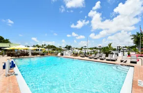 All-New, Huge Pool, 70\" TV, Bunk Beds, Tiki Bar & Grill! - Image 4