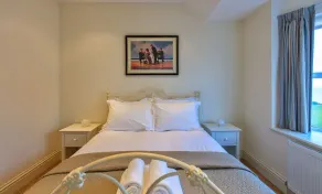 Victoria Parade - Direct sea views and private parking space - Image 4