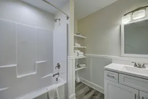2006 Queen Suite, 2nd Floor Cove - Image 5