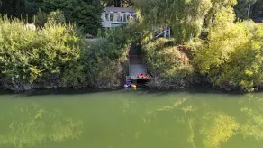 River Queen: Historic 5 Bed/5.5 Bath, Dock, Boats + New Hot Tub! - Image 2