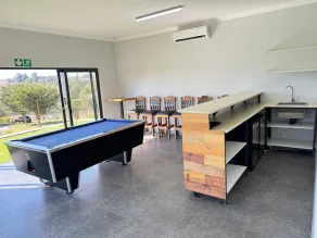 Stones Throw Manor - Image 2
