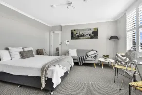Mosman Luxury Studio - Image 4