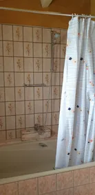 South-facing detached house with private pool - Image 3
