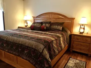 Country Cottage, 40 Acres, Outdoor Kitchen  w/ B-que, Campfire, & Horse Stables. - Image 4