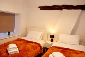 2 Bed - Work - Holiday - Pets Welcome - Parking - Image 4