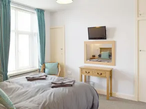 2 bedroom accommodation in Filey - Image 4