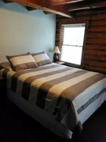 Brook Side Cabin Getaway - Image 5