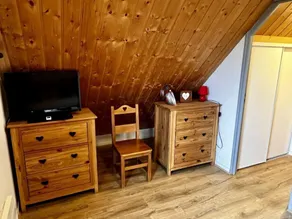 Chalet, 350m from ski slopes, view mountain, swimming pool, sauna, terrace, parking, tv, ski locker - Image 2