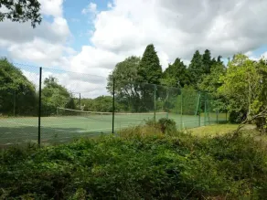 Cosy Cottage with Large Garden I Semi Rural Retreat! Nearby Countryside, Beaches & Goodwood - Chichester Holiday Properties - Image 2
