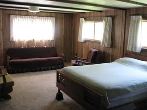 Das Hotel liegt an einem großen See für Bass Fishing. - Image 4