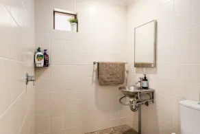 Mudjimba Oceanside Beach Retreat- 40 seconds from the water! - Image 5