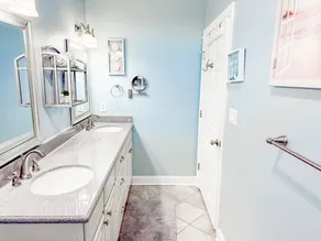 Luxury 4Bedroom/ 4 Bath with Private Salt-Water Pool! - Image 4