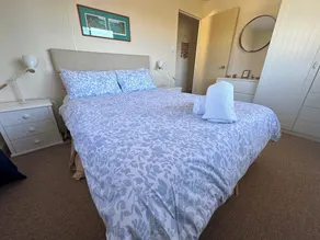 Walk to the beach-3BR House-Aircon-Pool table-WiFi-Pet friendly-EV Charger - Image 5