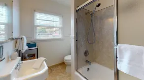 Hot Tub : CROWS NEST at Seaside Beach: Pet Friendly 350 ft to Beach - Image 4