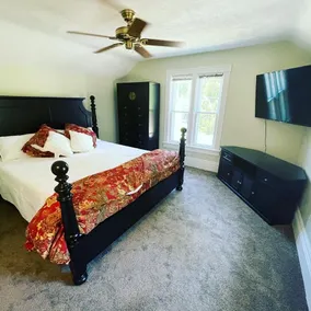 Riverwalk Retreat on Main. Spacious updated Victorian Home in the heart of Niles - Image 5