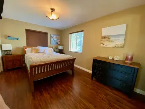 Meridian Beach Cottage - Private Dock and Hot Tub - Image 4