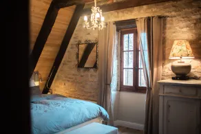 Charming air-conditioned house with heated fenced swimming pool and large garden - Image 3