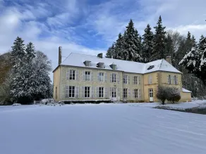 Experience Castle Charm with WiFi in Bellavilliers - Image 3