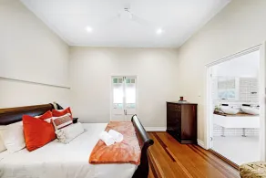 Noosa Hinterland Luxe Farm House - Kin Kin - Pets, Weddings, & Events allowed! - Image 4