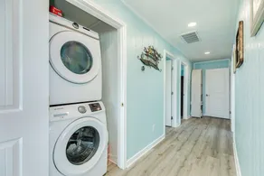 Spacious and Open Freshly Remodeled Beach House. - Image 3