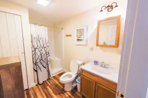 Upscale Moosehead lake Suite downtown Greenville - Image 2
