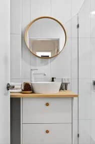 Bright 2-Bed Unit Near Scarborough Beach - Image 4