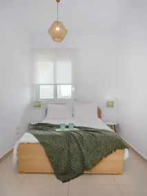 ★ GPK Bright & Stylish 4BR | Central Getaway | Free Parking - Image 5