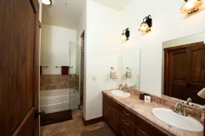 Luxury Condo by Main Plaza - Walk to Slopes - Deck with Amazing Views - Image 2