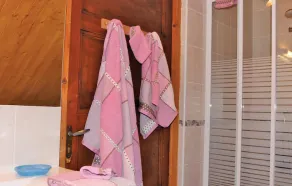 Hermosa casa de 2 dormitorios en. - Image 2
