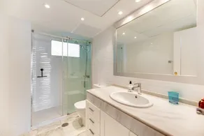 Appartement 'Estepona Beach' avec vue sur la mer, Wi-Fi et climatisation - Image 3