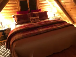 Log Cabin Rental!  Quiet, Peaceful & Private Lakefront.  Dog Friendly! - Image 4