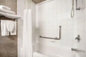 Days Inn Calgary Airport - Image 4
