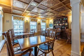 King & Queen Suite in Historic Inn Circa 1780 - Image 4