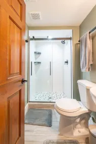 Chimney Hill - 05) Conf Suite - Image 2