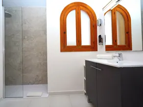 Duplex Apartment with Seaview, Wifi, 2 Terraces and Parking - Image 3