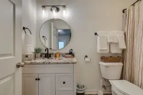 Clean and Stylishly Decorated  - Image 3