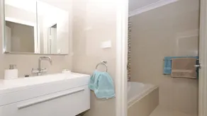 32 'Bay Parklands', 2 Gowrie Avenue - fantastisk enhed med aircondition, pool, tennisbane og spa - Image 5