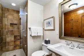 Luxury Ski in Out, Walk to Ritz Carlton, Air conditioned, Private Hot Tub, Pool! - Image 4