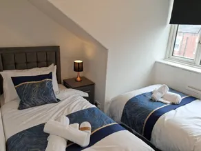 Spacious Leeds Home Sleeps 6 with Free Street Parking - Image 4