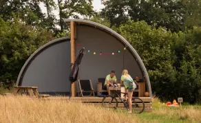 Spezialzelt, Festivalatmosphäre, Platz für ein Kinderbett - Image 2