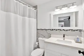 Gorgeous 5BR Villa +Heated Pool! - Image 4