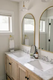 Luxury 5-Bed Lakefront, 52-ft Private Sandy Beach - Image 4